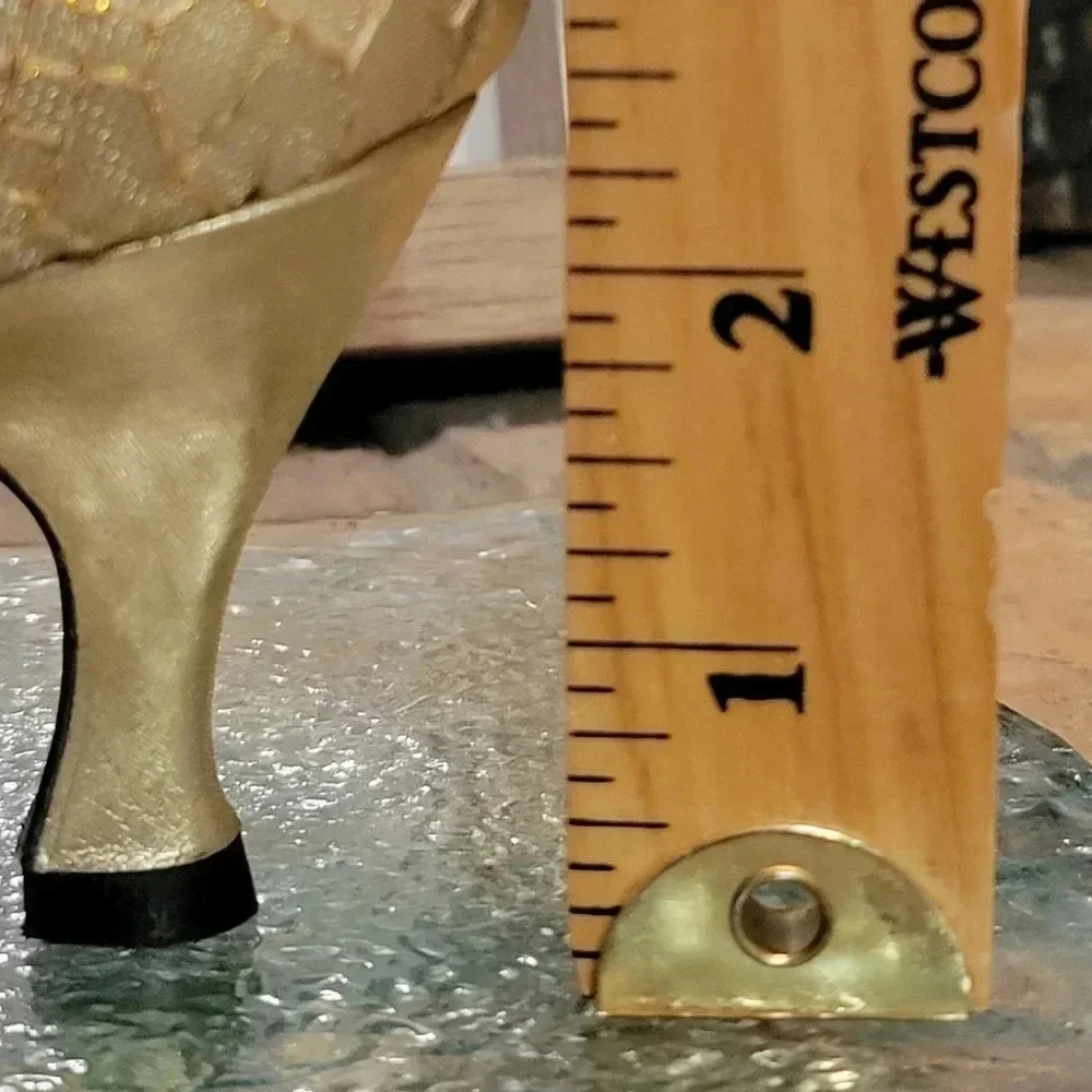 Stuart Weitzman Gold Lace High Heel Pump Sz 8 AA Narrow Vintage